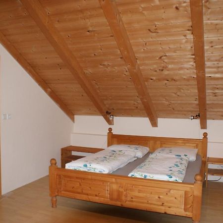 Rustikale Und Grosszuegige Ferienwohnung Kasperske Hory Zewnętrze zdjęcie