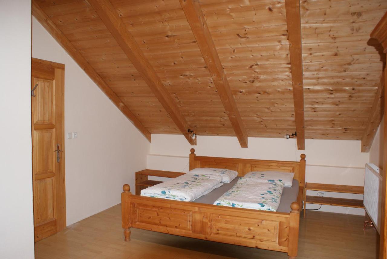 Rustikale Und Grosszuegige Ferienwohnung Kasperske Hory Zewnętrze zdjęcie